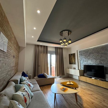 Kreilux Valona Apartment Vlore Bagian luar foto
