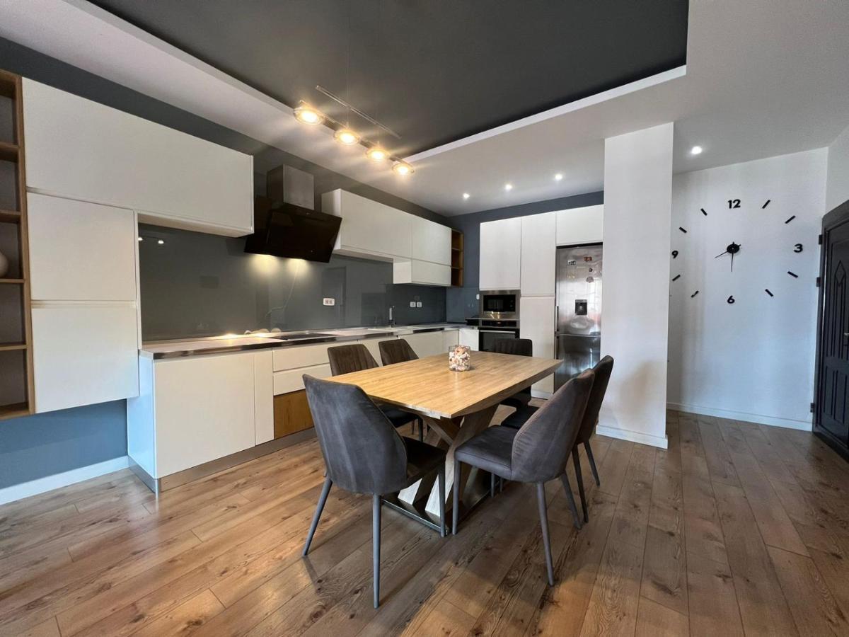 Kreilux Valona Apartment Vlore Bagian luar foto