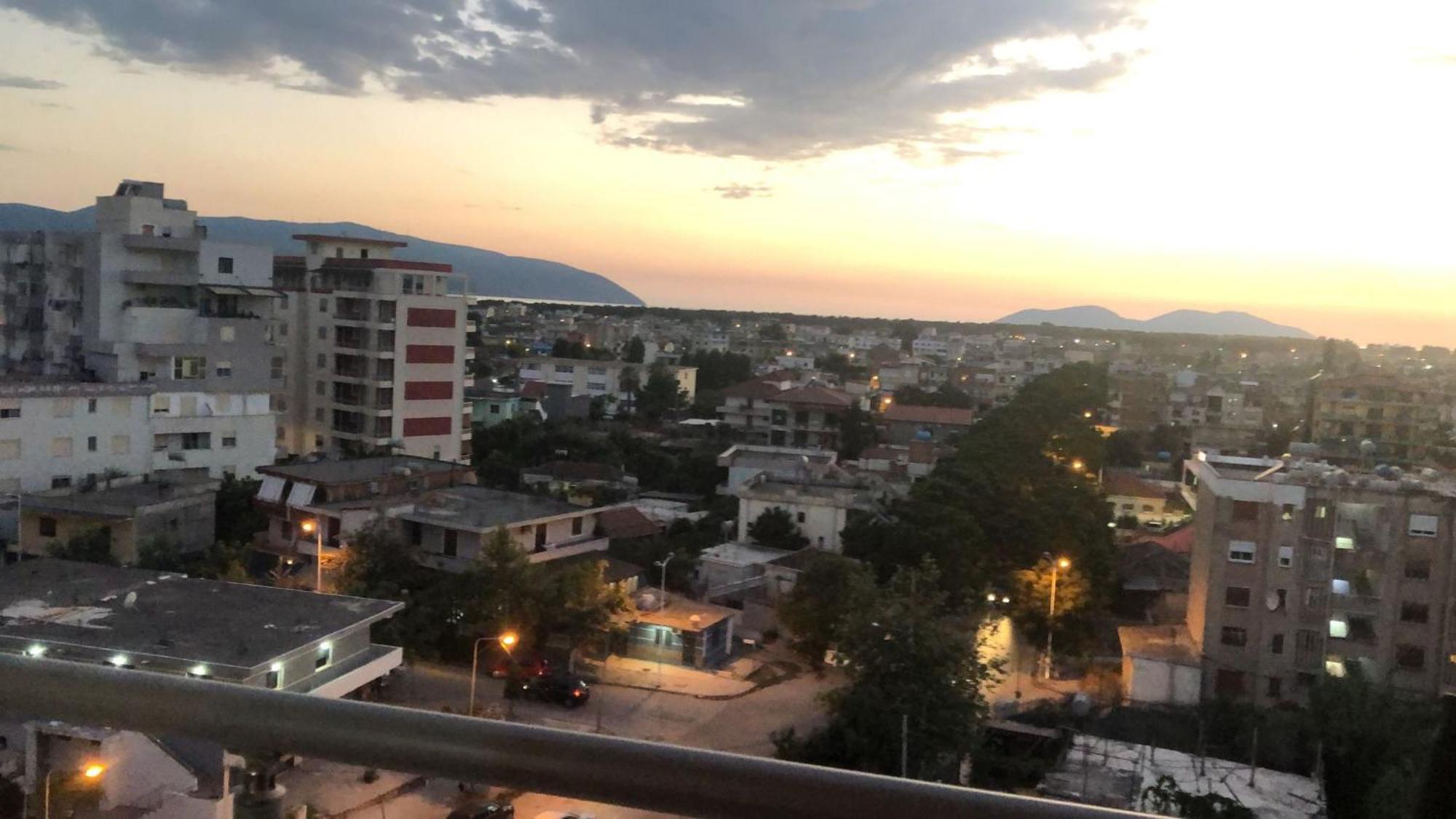 Kreilux Valona Apartment Vlore Bagian luar foto