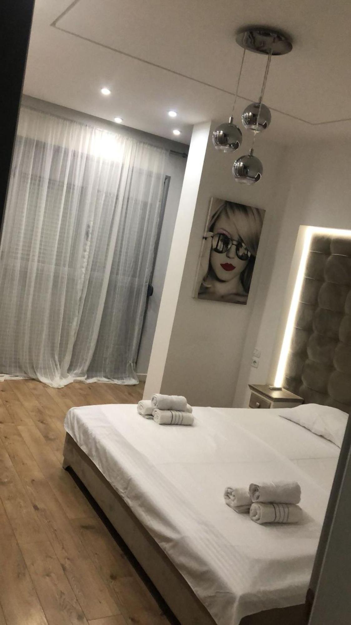 Kreilux Valona Apartment Vlore Bagian luar foto