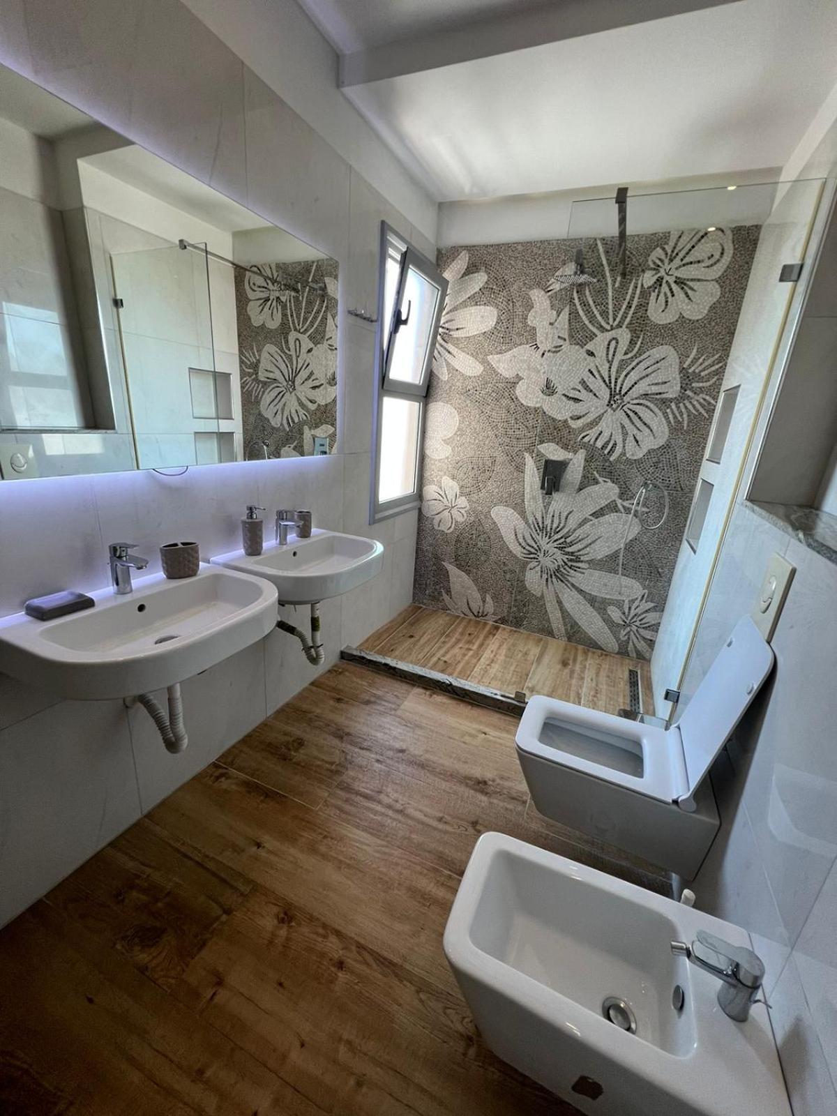Kreilux Valona Apartment Vlore Bagian luar foto