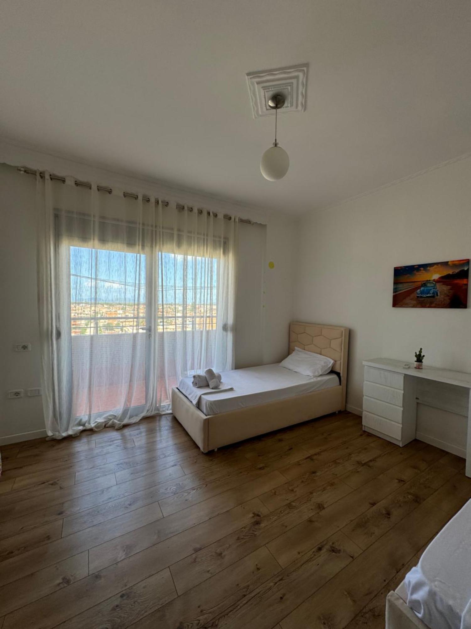 Kreilux Valona Apartment Vlore Bagian luar foto