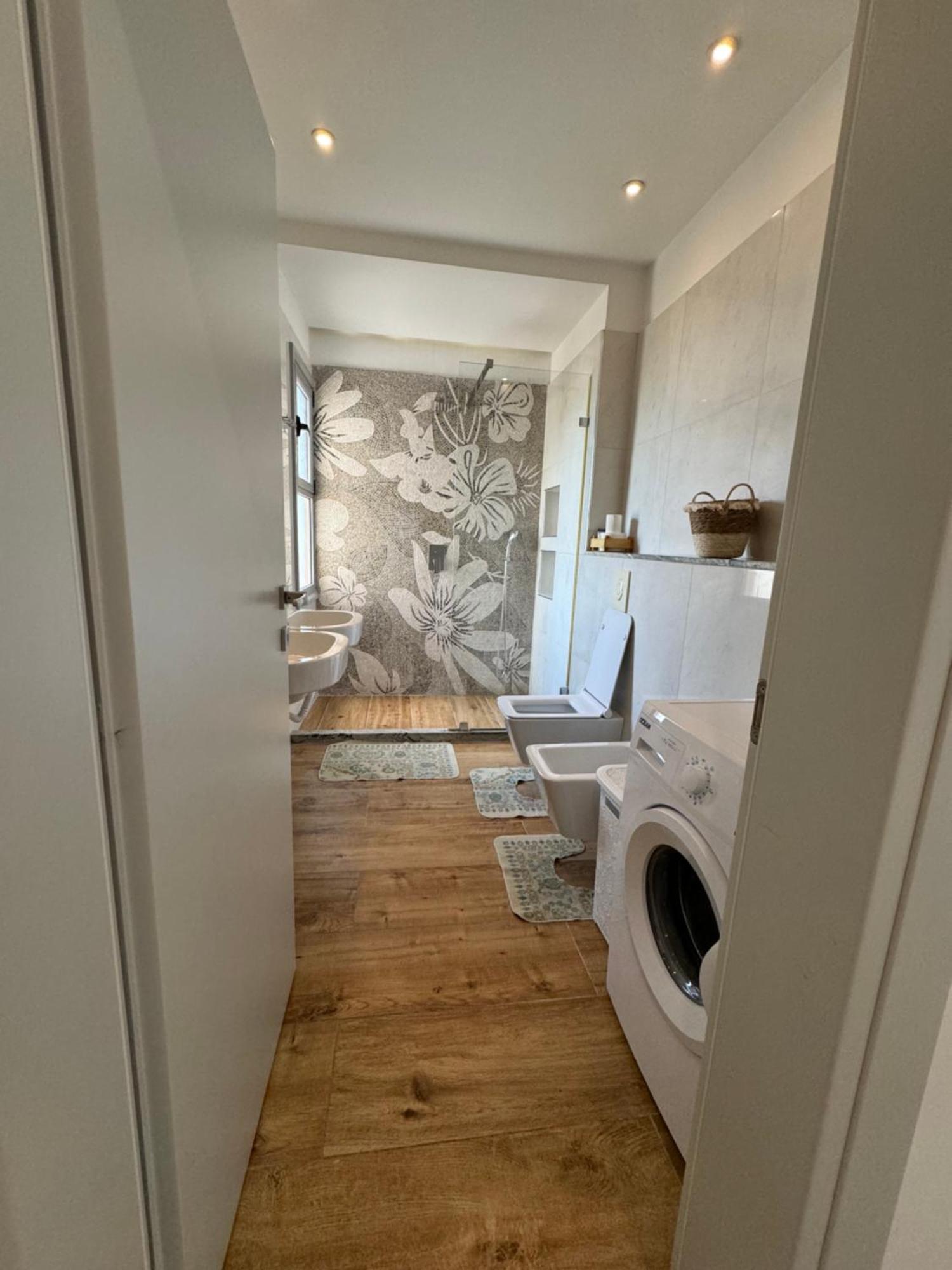 Kreilux Valona Apartment Vlore Bagian luar foto