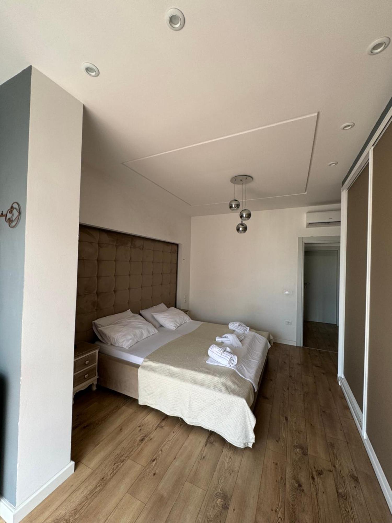 Kreilux Valona Apartment Vlore Bagian luar foto