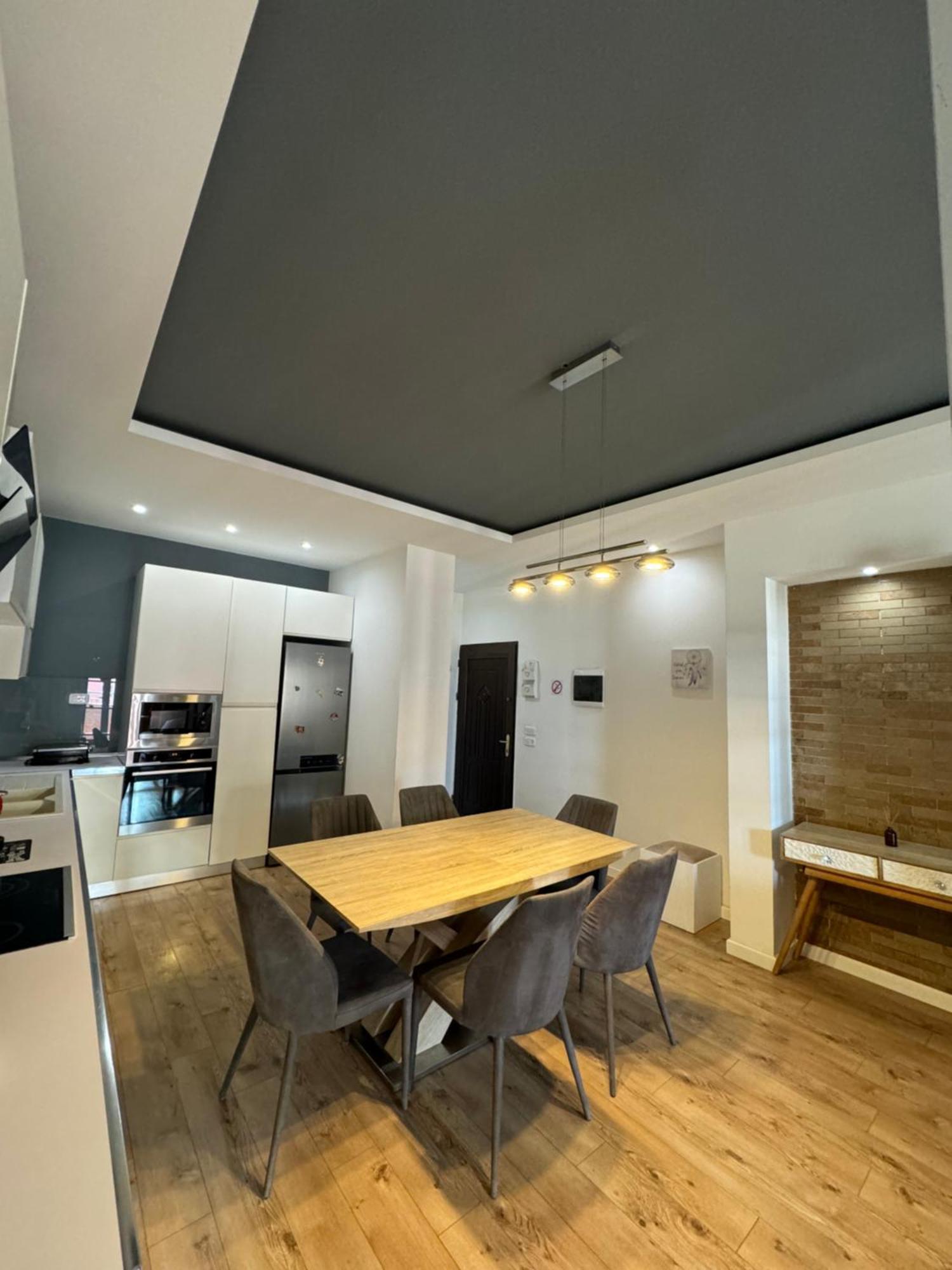 Kreilux Valona Apartment Vlore Bagian luar foto