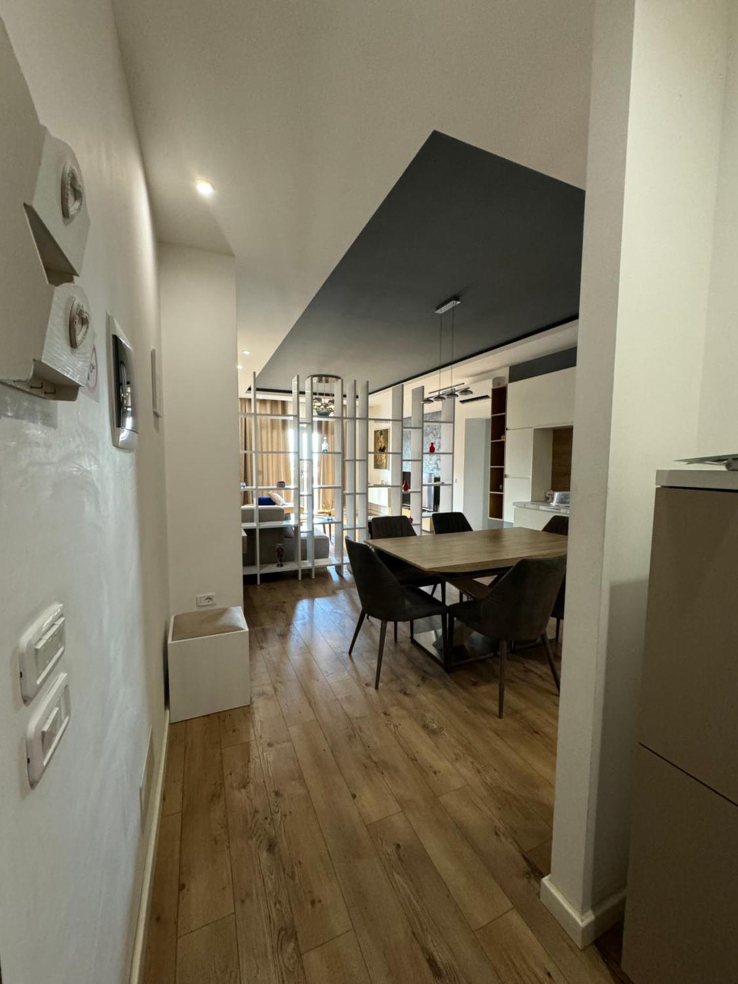 Kreilux Valona Apartment Vlore Bagian luar foto