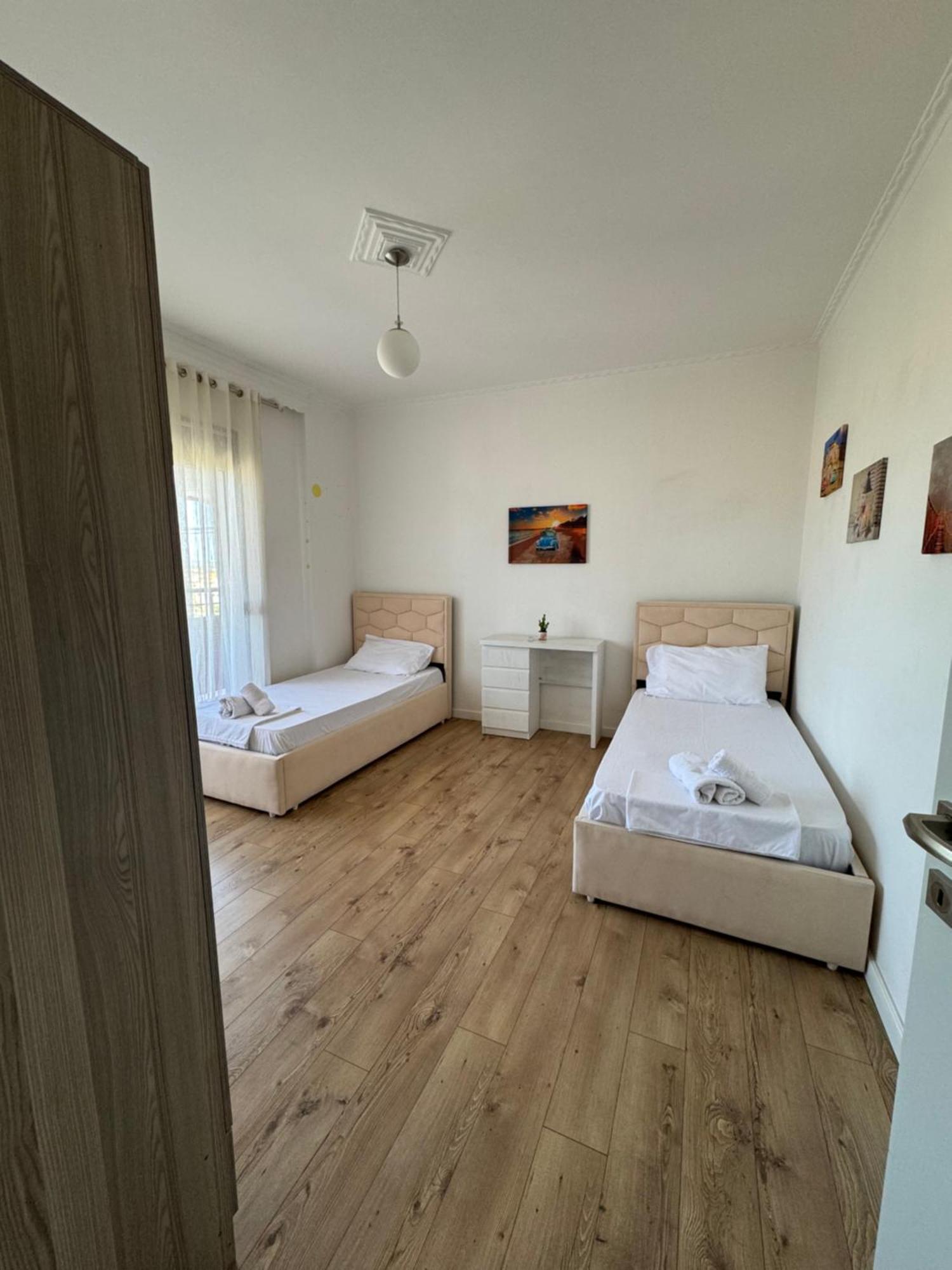 Kreilux Valona Apartment Vlore Bagian luar foto