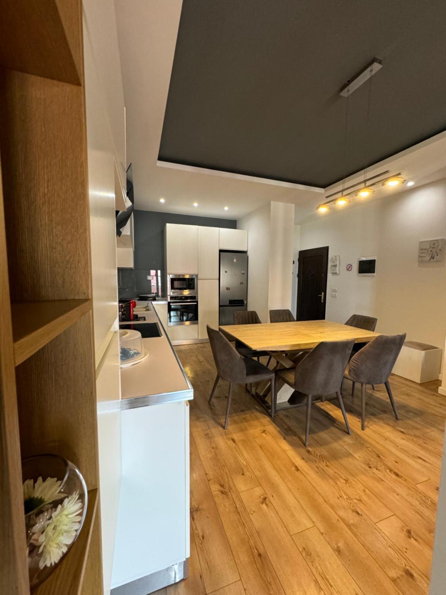 Kreilux Valona Apartment Vlore Bagian luar foto
