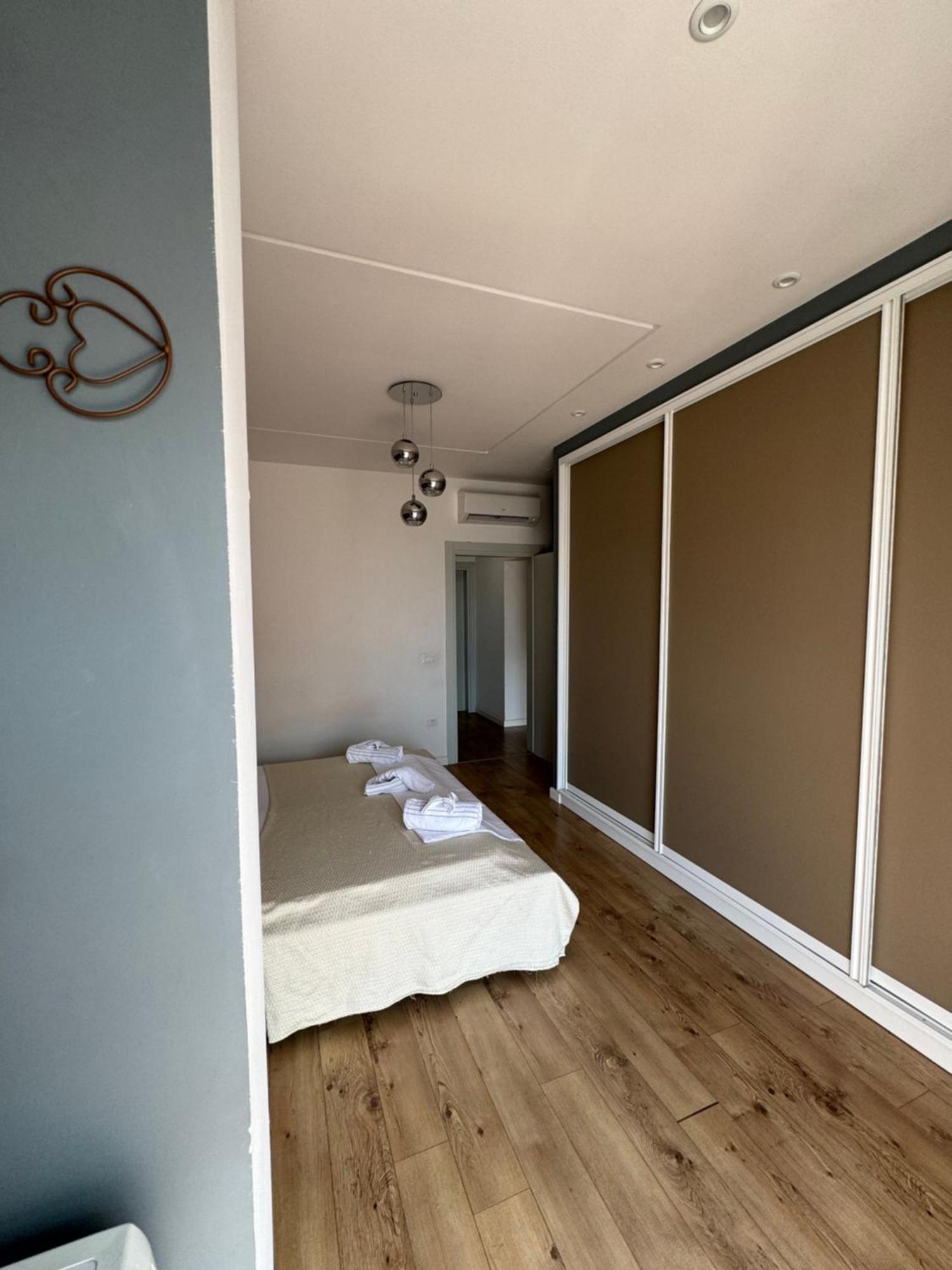 Kreilux Valona Apartment Vlore Bagian luar foto
